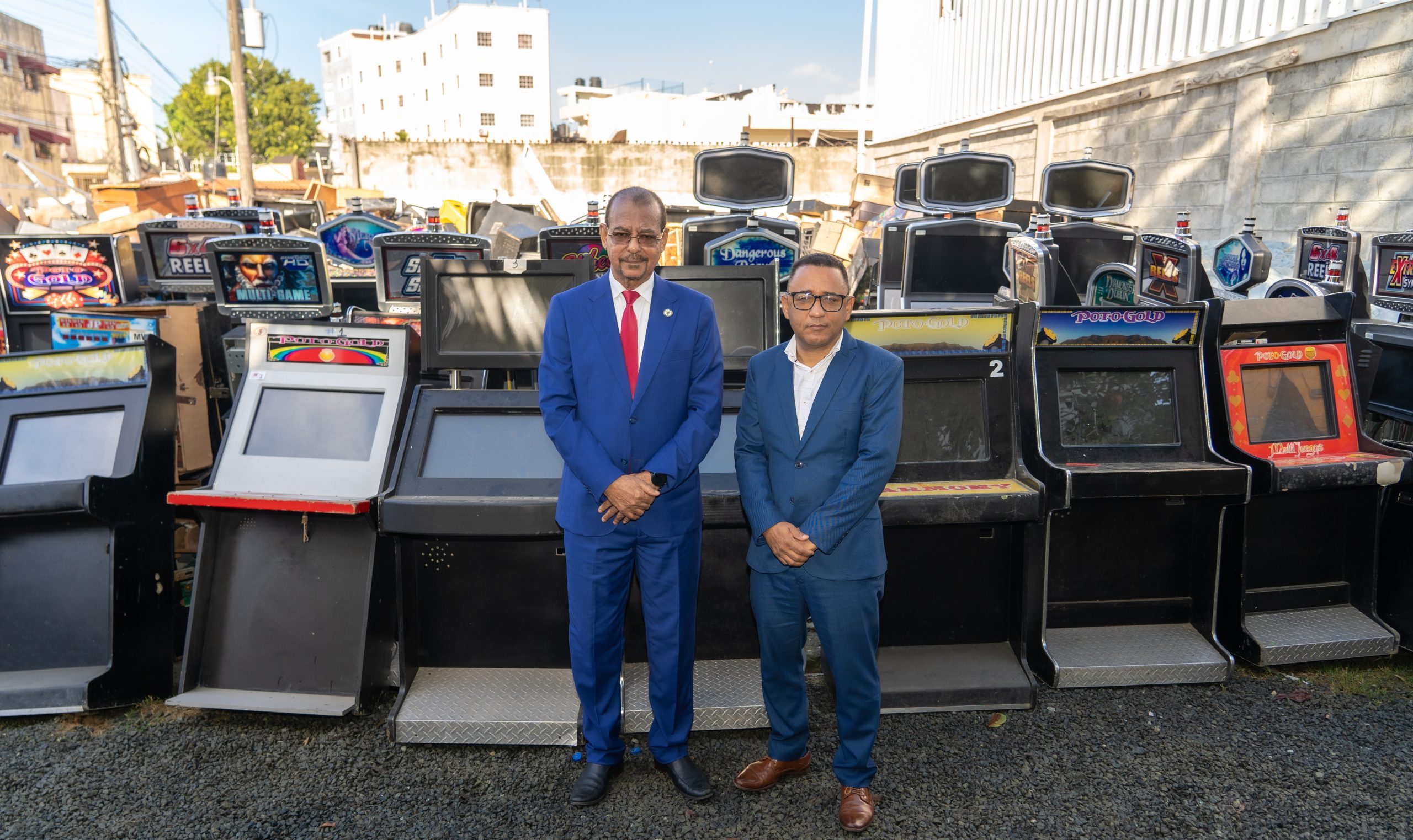 Hacienda y Economía destruye 1,913 equipos utilizados en operaciones ilegales de juegos de azar